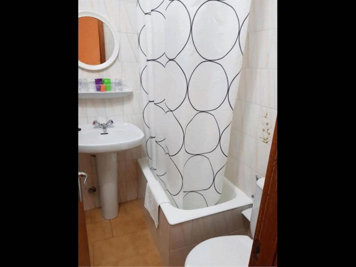 Room In Lodge - Double And Single Room - Pension Oria 2 Луарка Екстериор снимка